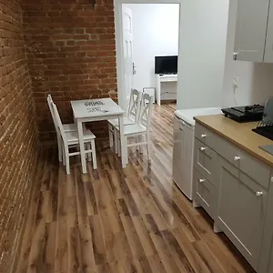 https://apartament-2-pokoje-z-prywatnymi-lazienkami-centrum-poznan.poznan-hotels.com