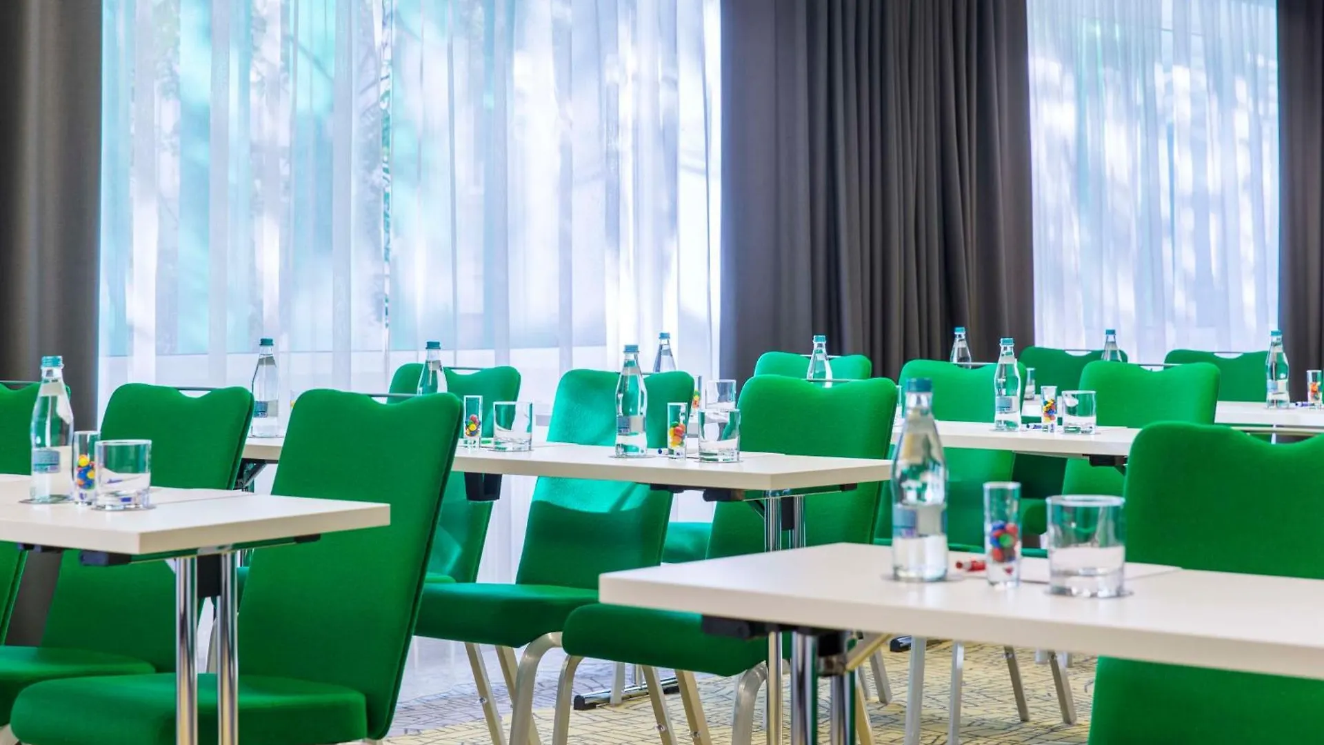 Park Inn By Radisson Bucharest Hotel & Residence 4*,