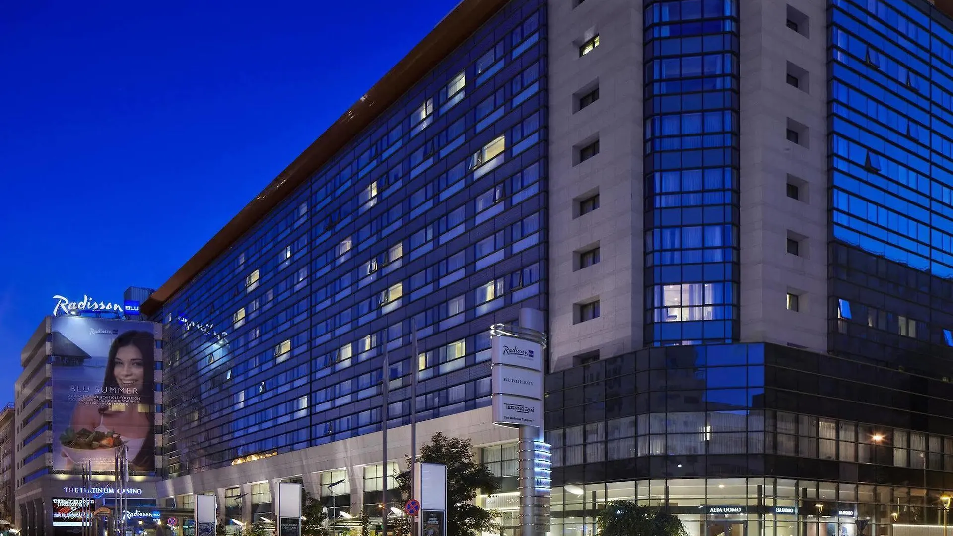 Park Inn By Radisson Bucharest Hotel & Residence 4*,